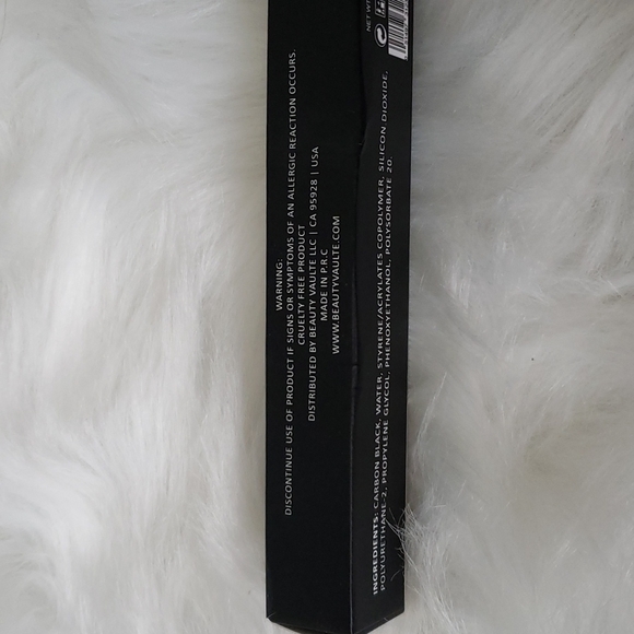 Makeup - Picture 10 of 10